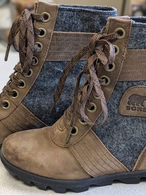 Sorel Brown Lace-Up Felt Ankle Boots